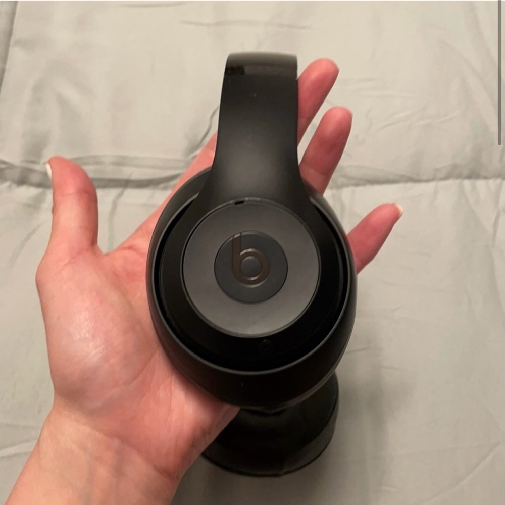 Beats by Dre Black Over-Ear Headphones